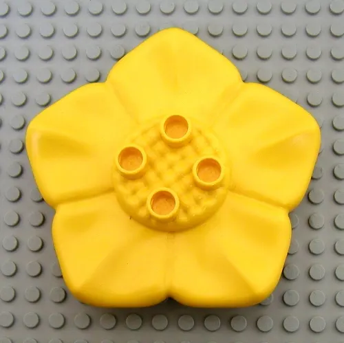 Duplo Plant, Flower 6 x 6 with 4 Top Studs