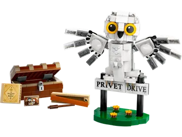Hedwig at 4 Privet Drive