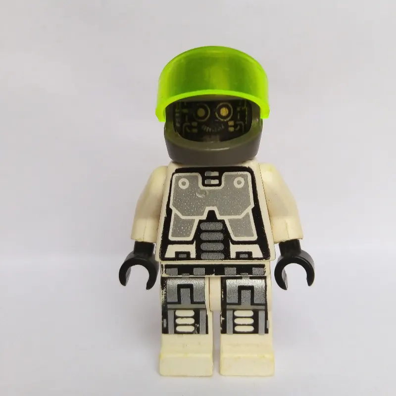 Exploriens Droid with Helmet