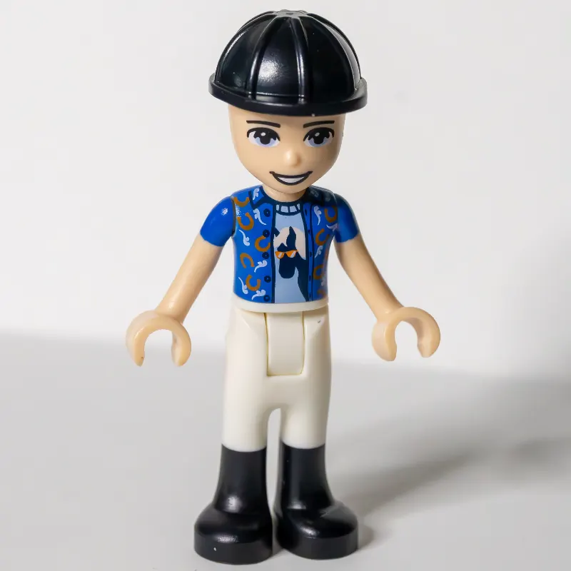 Zack - Dark Blue Jacket, White Trousers, Black Cap