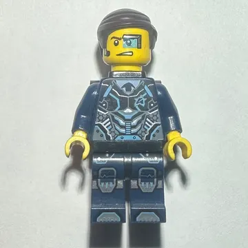 Agent Curtis Bolt with Neck Bracket