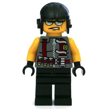 Viper with Knife on Vest