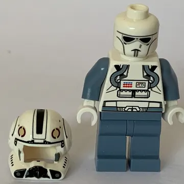Clone Pilot, Open Helmet, White Head (Episode 3)