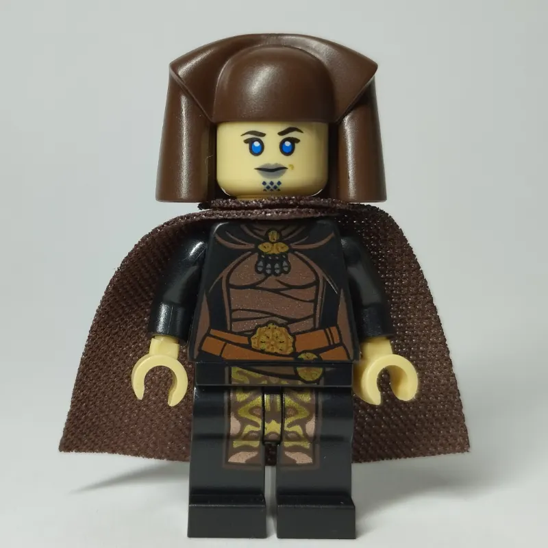 Luminara Unduli, Dark Brown Hat and Cape