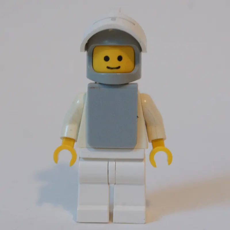 Knight (Yellow Castle) - White with Visor