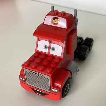 Mack, Single Part Hood