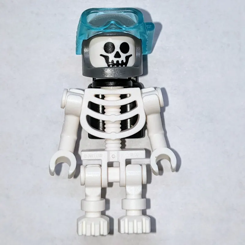 Skeleton, Standard Face, Dive Helmet and Airtanks, 60115 Torso