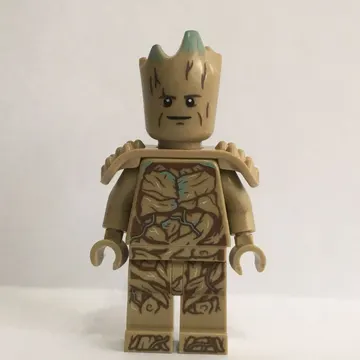 Groot, Teen with Shoulder Pads