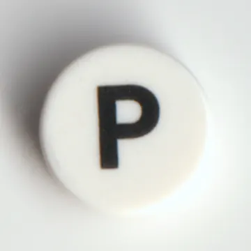 Tile Round 1 x 1 with Black 'P' print