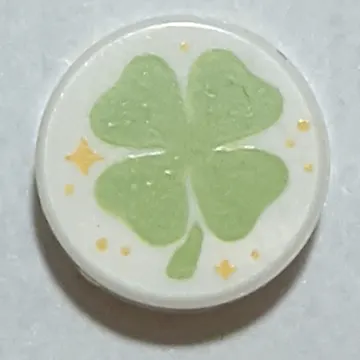 Tile Round 1 x 1 with Four Leaf Clover print