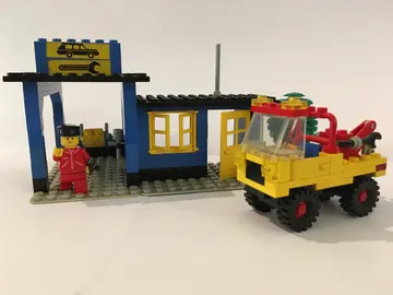 Auto Service Station