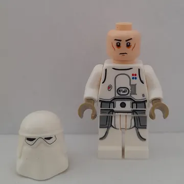 Snowtrooper, White Hips, Light Nougat Head, Officer