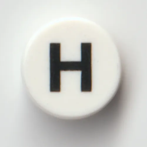 Tile Round 1 x 1 with Black 'H' print